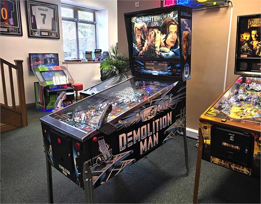 Demolition Man Pinball Machine